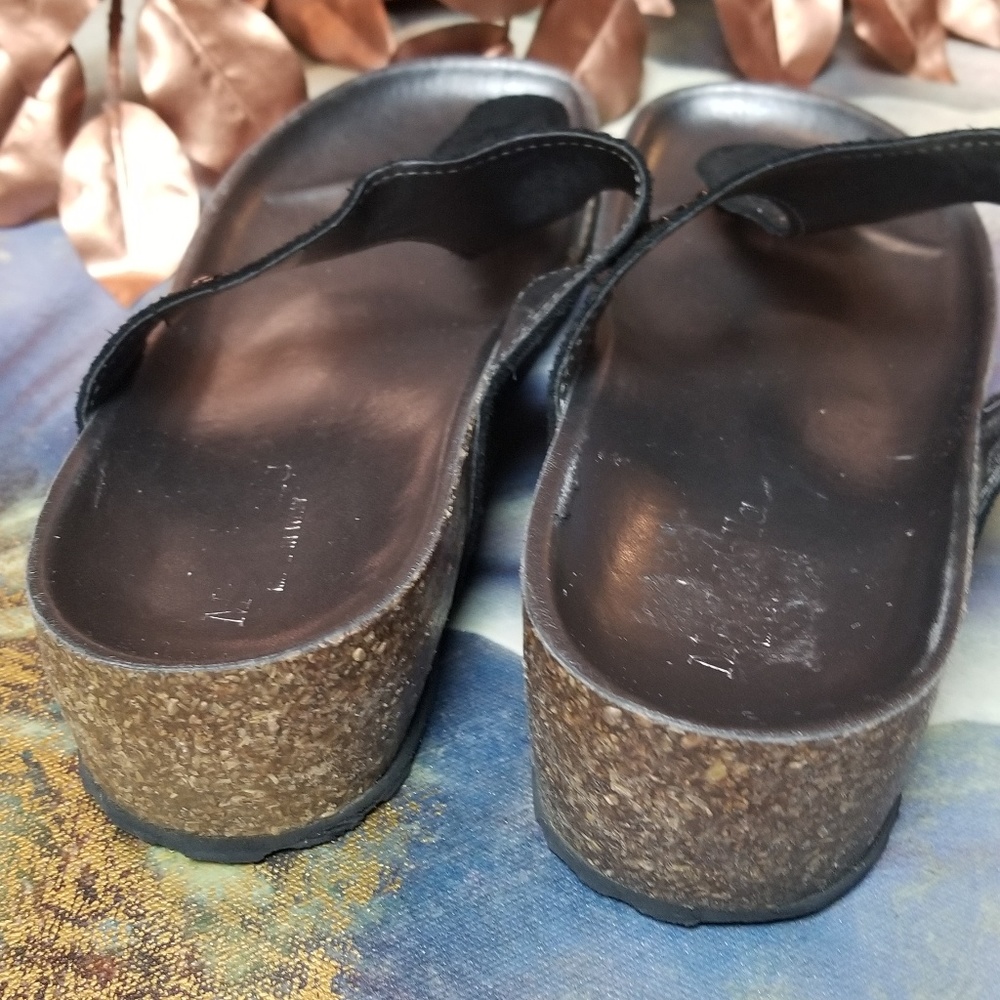 Modabella Flip Flops - Picture 4 of 6